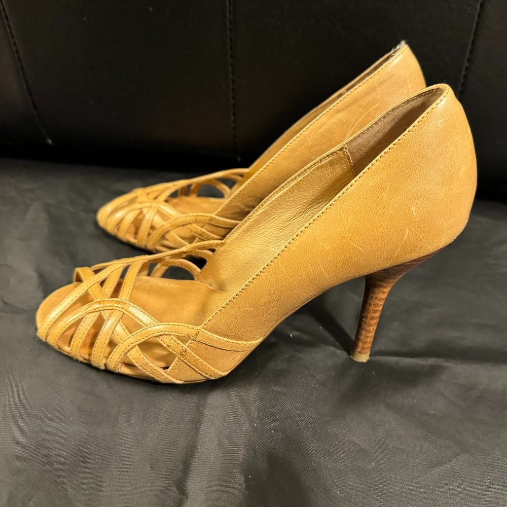 Steve Madden Tan Heels - Picture 3 of 7